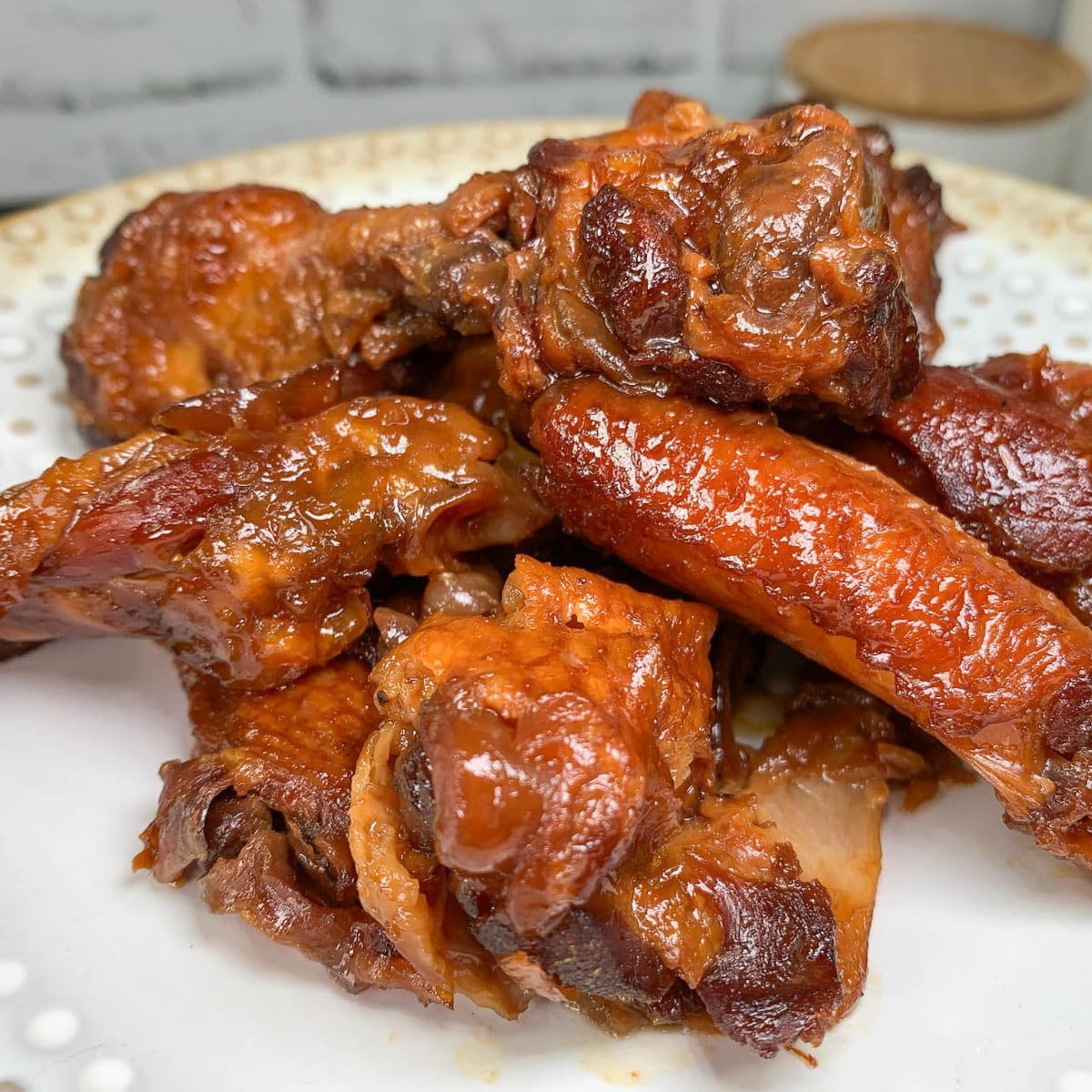 Slow Cooker Honey Garlic Glazed Wings