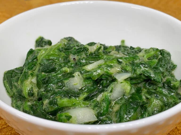 bowl of creamed spinach
