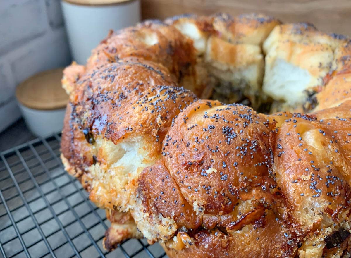 bread ring on wire rack